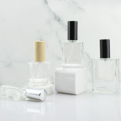 Square transparent spray bottle